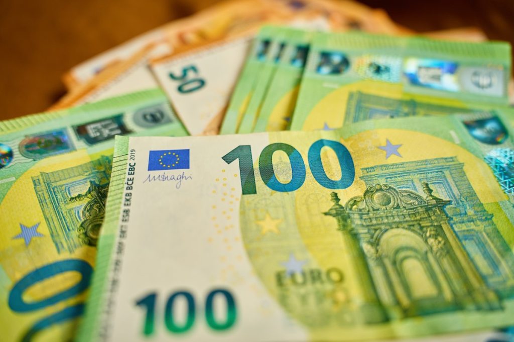 Kako doći do gotovine u 24 sata: vodič kroz kratkoročno financiranje u Hrvatskoj Kako doći do gotovine u 24 sata: vodič kroz kratkoročno financiranje u Hrvatskoj